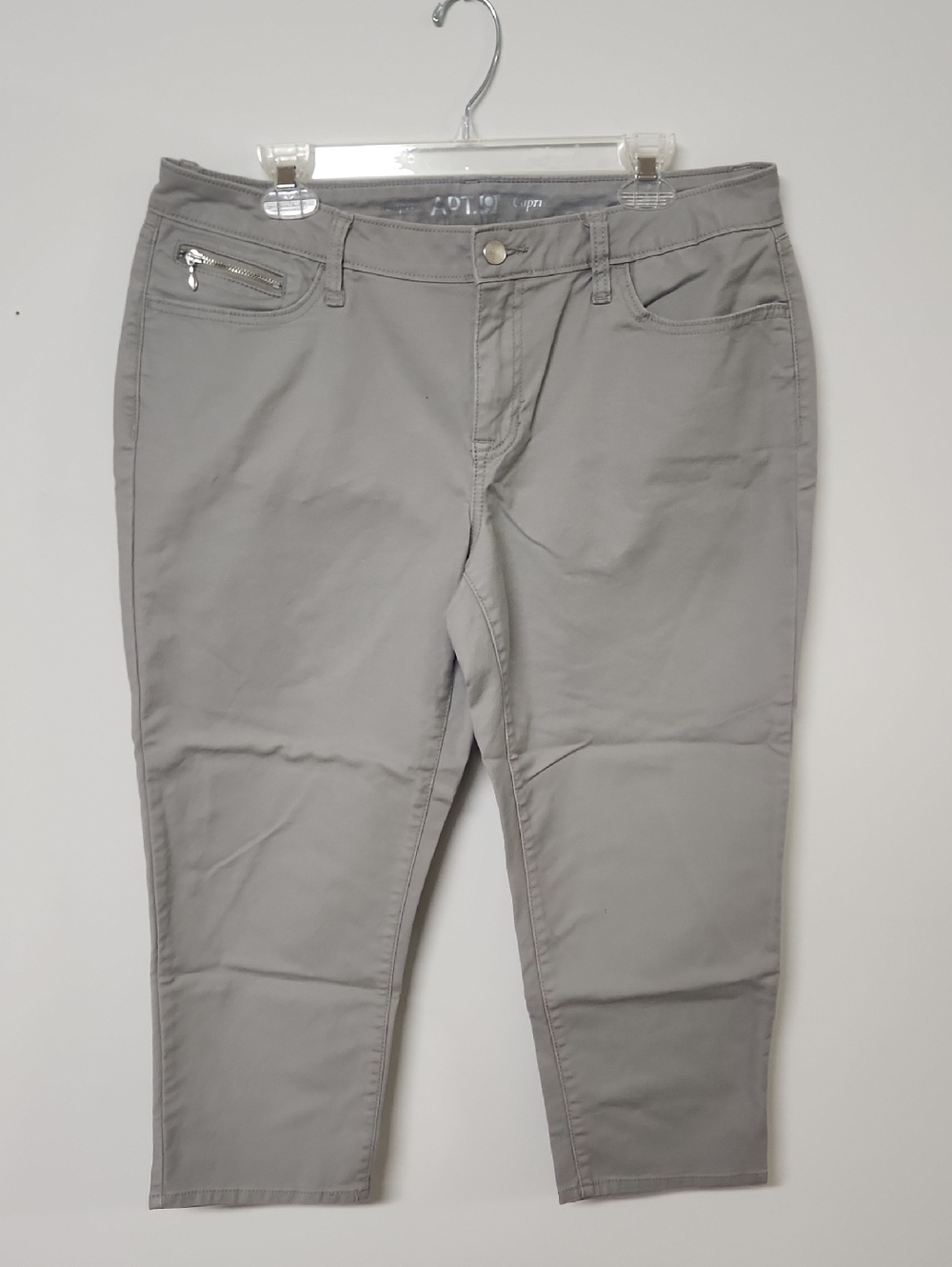 Apt. 9 Neutral Light Gray Capri Pants